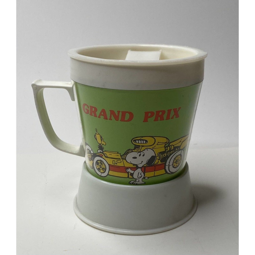 Vintage Snoopy Plastic Mug Peanuts Grand Prix Race Car 1960 with Base